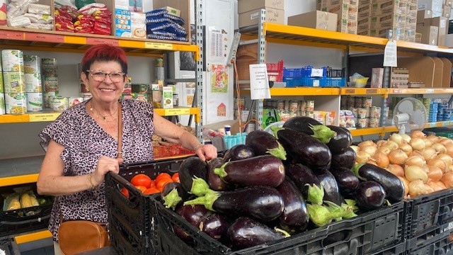 Réception des légumes bio du Village Potager dans un centre des Restos du Cœur 77